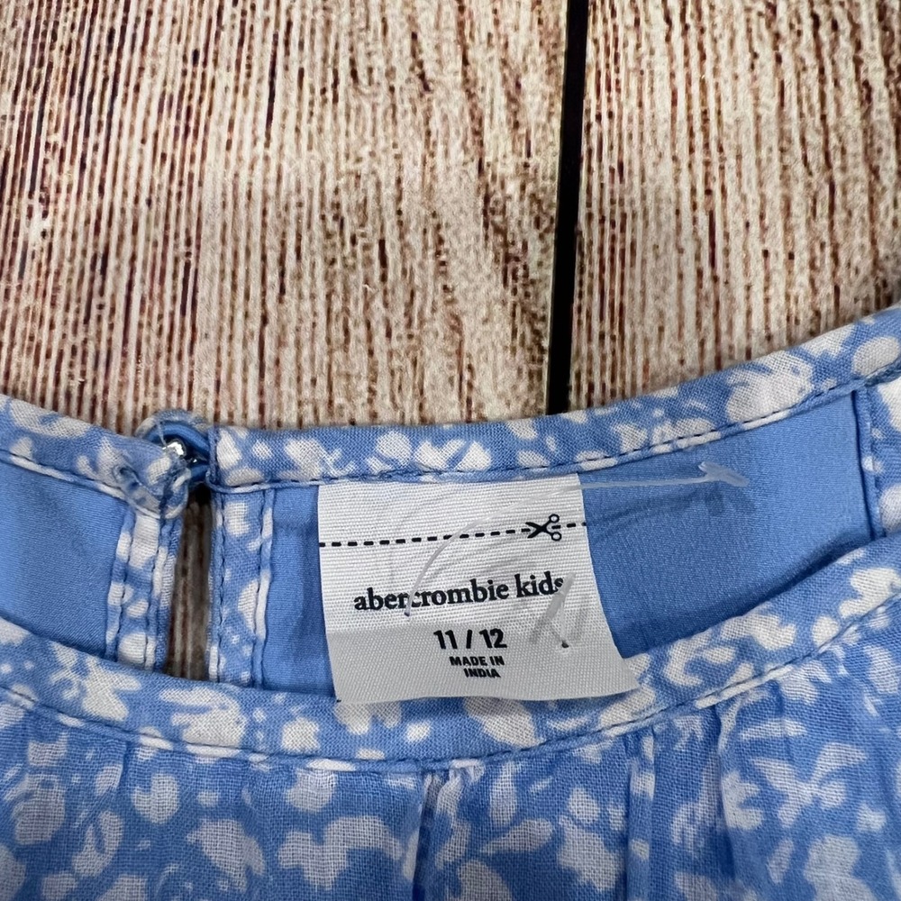 Abercrombie Kids Blue White Floral Halter Crop Top Elastic Hem Size 11/12 - Picture 2 of 7
